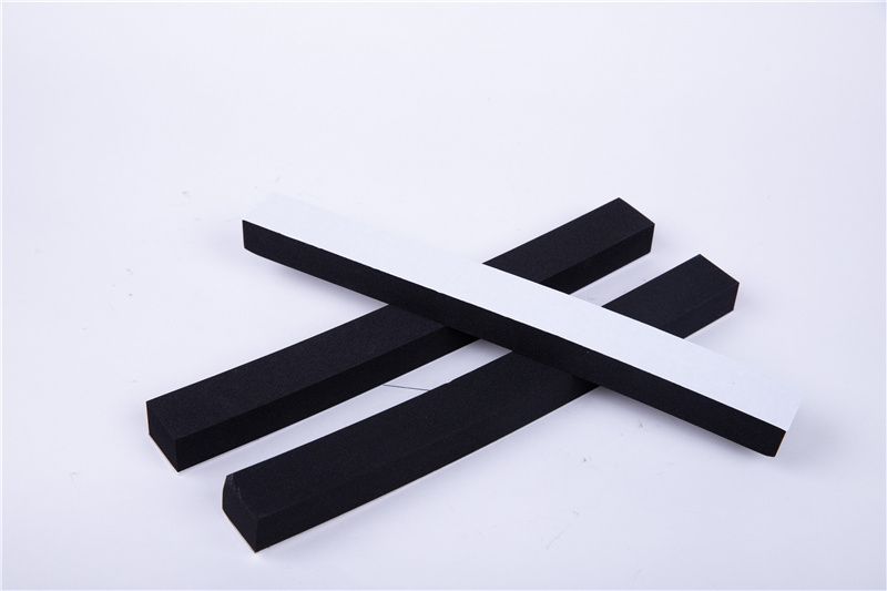 CR減震保(bao)溫條(tiao)